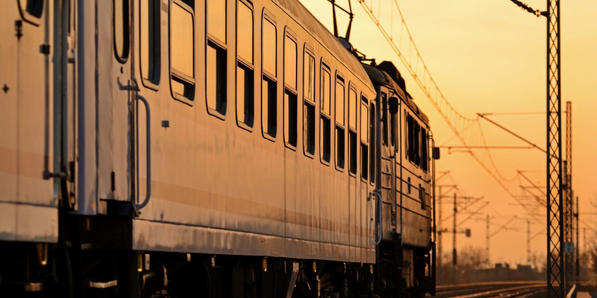 HANTON Law Firm represented a Client in the course of the tender for the repair of the P5 level along with the modernization of 90 passenger carriages, type 141A / 111A.